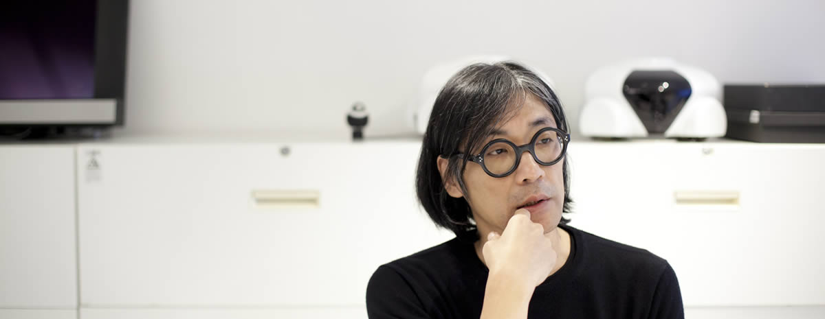 自らを“私はモダニスト”と語るロボットデザイナー・松井龍哉氏が、コルビュジエの「LC7」を偏愛する理由メインイメージ