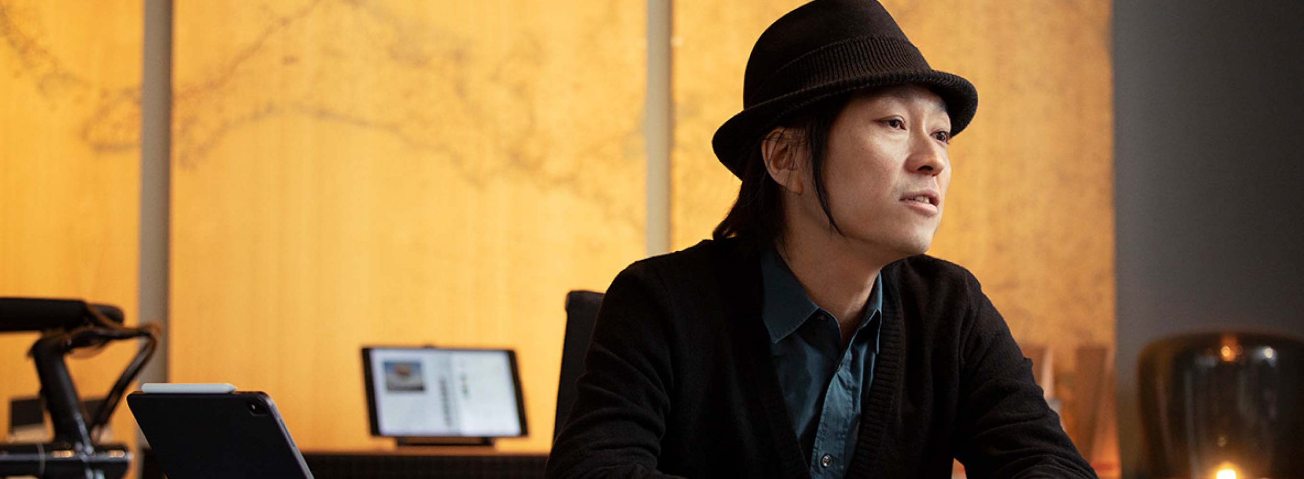 肩書は「デザインの指揮者」<br>川上シュン氏に問う“豊かな暮らし”とは