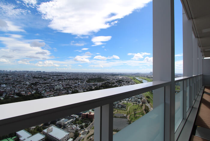 開放感と上質感を味わう天空の家