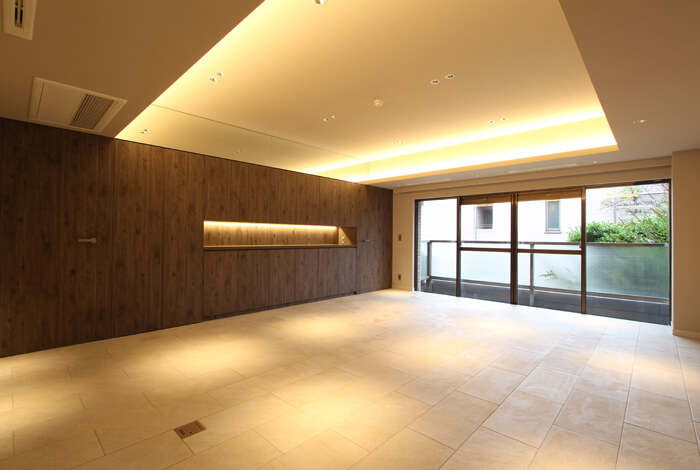 硬質素材を柔らかく上質に仕上る