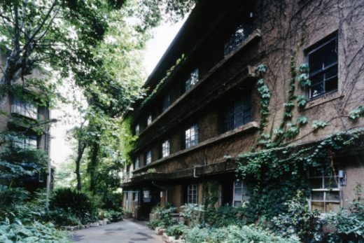 パン工場の香りと同潤会アパートの記憶……泉麻人が綴る「代官山」