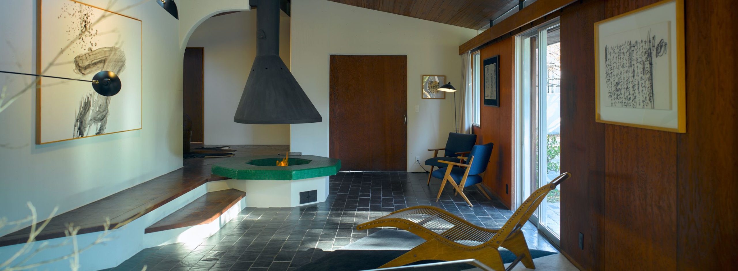 モダニズムから生まれた名作住宅を復元改修したギャラリー兼スタジオ――「BUNDLE GALLERY」（旧〈M氏邸〉）