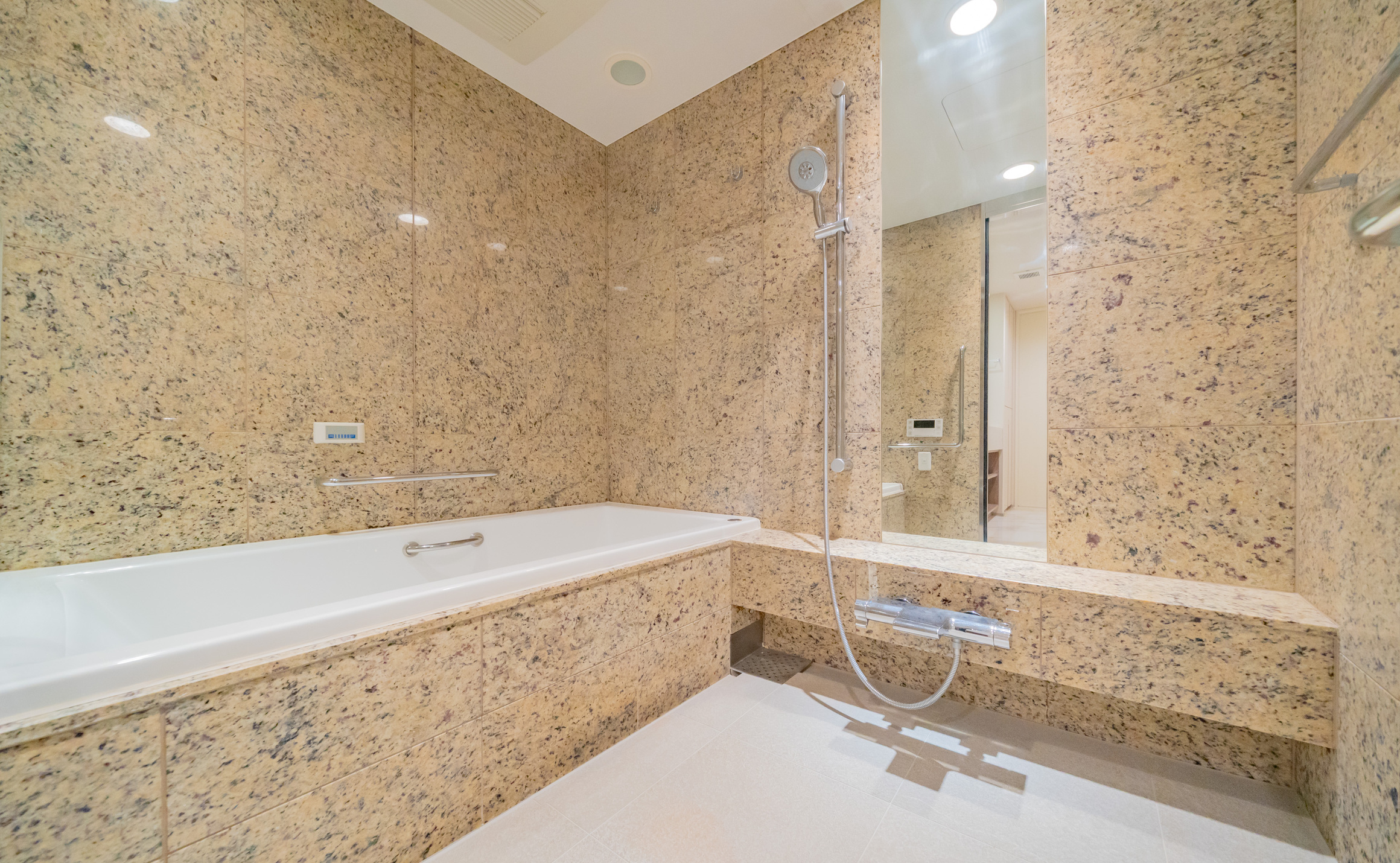 ザ・パークハウス元麻布 | 都心の100平米超マンションならR100 tokyo