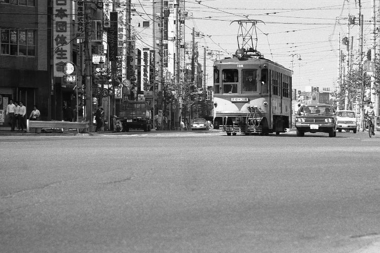 泉麻人が散策する「渋谷 道玄坂・桜丘」――百軒店から大和田の丘へ