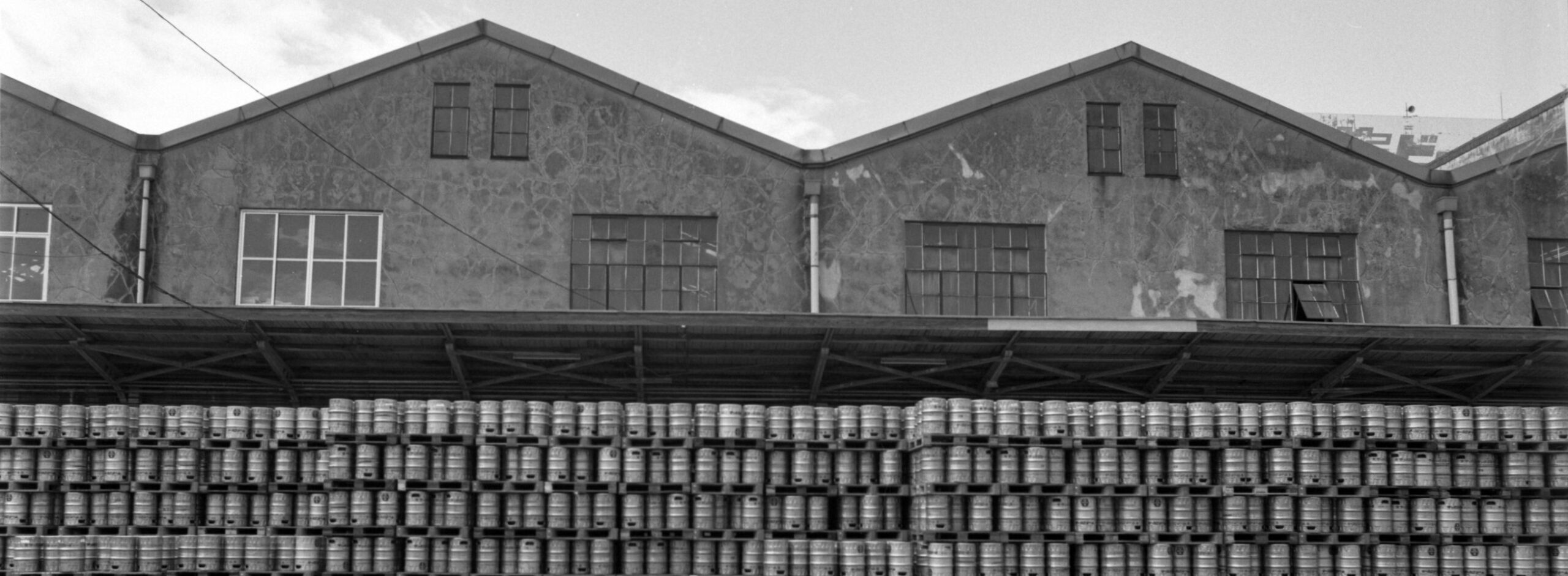 泉麻人が散策する「恵比寿」――グルメタウンの源はビール工場