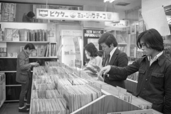泉 麻人が綴る、レコードからひも解く東京の記憶
